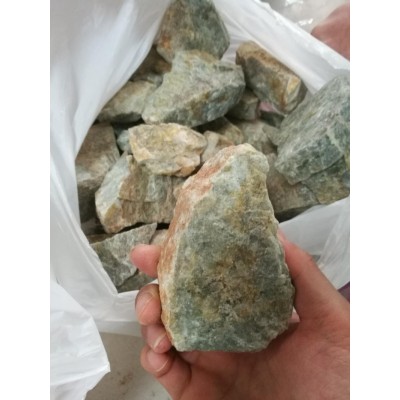 磷锂铝石原矿石